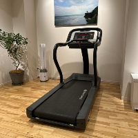 電動式ランニングマシン